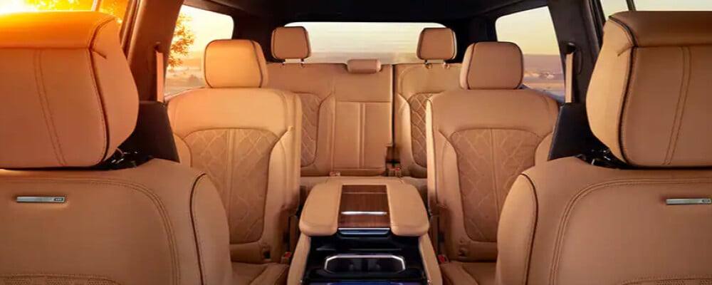 Jeep Wagoneer interior - Seats