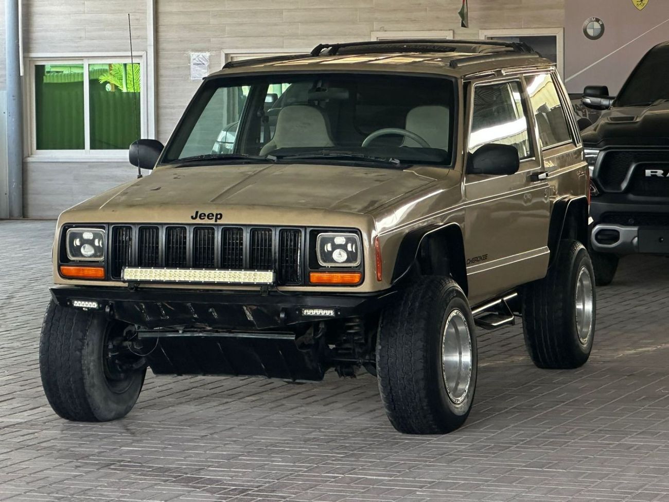 جيب شيروكي جيب شيروكي كوبيه 1996 وارد