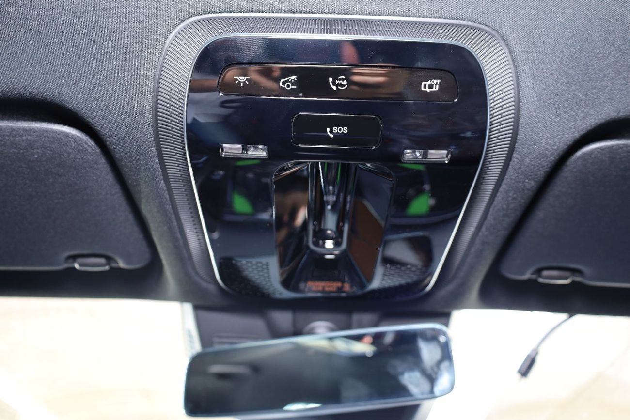 Mercedes-Benz E200 2.0L