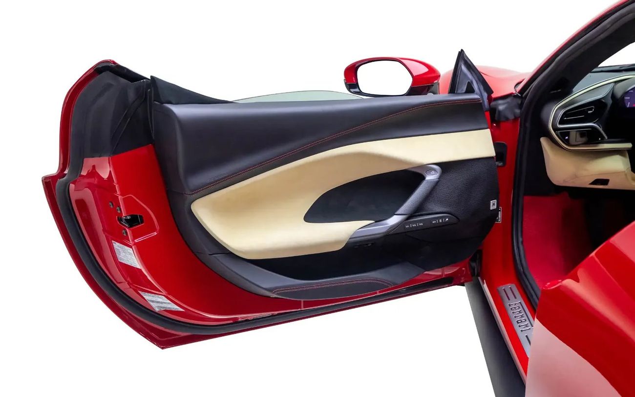 فيراري 296 GTS Standard - GCC Spec - With Warranty and Service Contract-