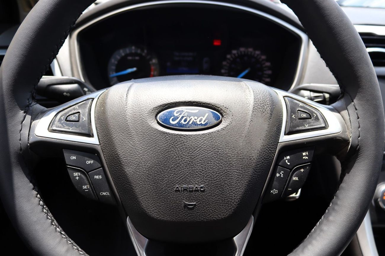 Ford Fusion SEL ACCIDENTS FREE - GCC - SUNROOF - ORIGINAL PAINT - PERFECT CONDITION INSIDE OUT