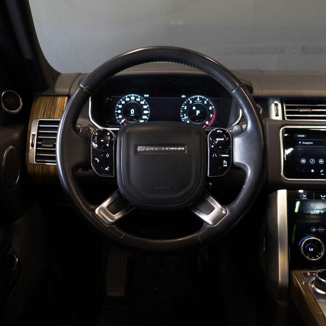 Land Rover Range Rover HSE 3.0L (380 HP) AED 2,394  pm  • 0% Downpayment • Range Rover HSE • 1 Year Warranty