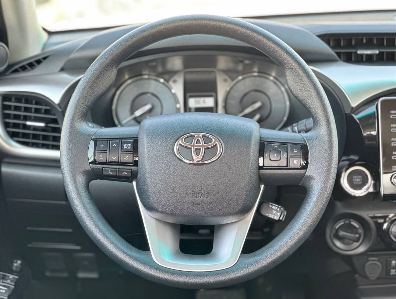Toyota Hilux SR5 2.7L PTR A/T // 2026 // Full Option With Diff Lock , DVD&Back Camera , Rear AC // Special Offer