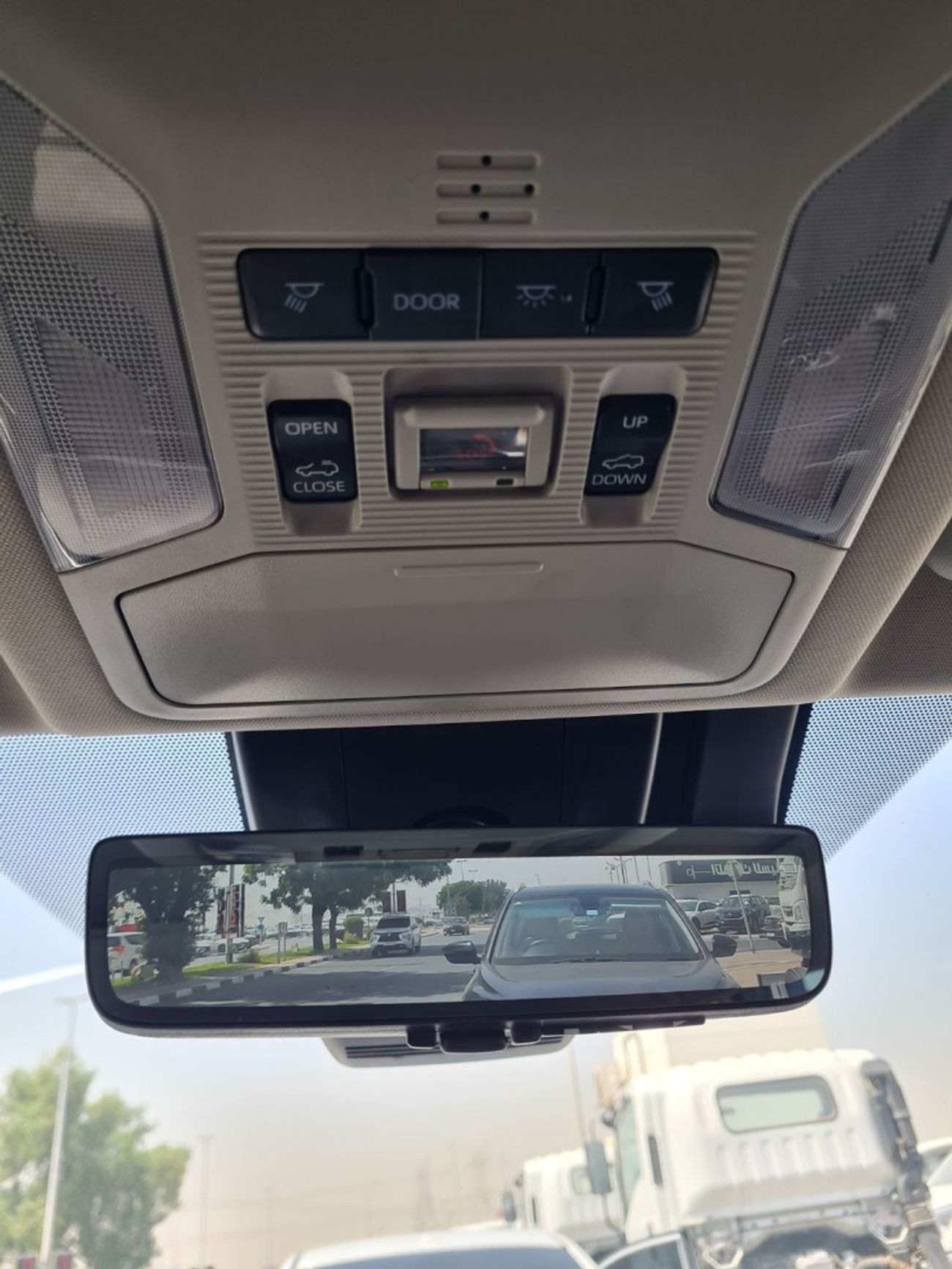 Toyota RAV4 2.5L Hybrid/ Petrol Full option