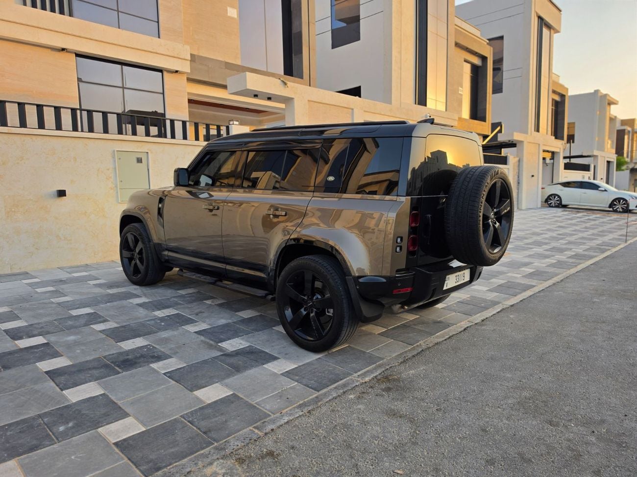 لاند روفر ديفندر 110 HSE P400
