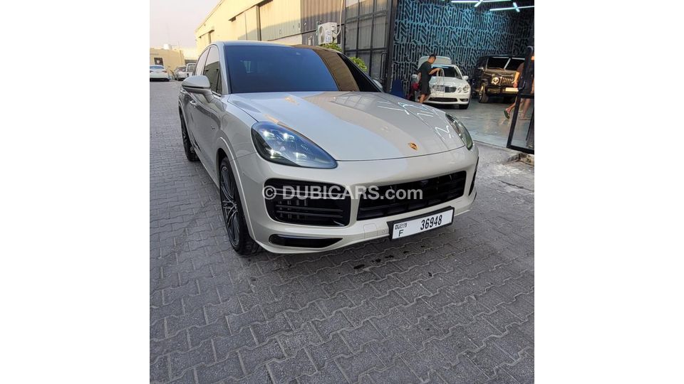 Used Porsche Cayenne Turbo S Hybrid 2021 for sale in Dubai 787180
