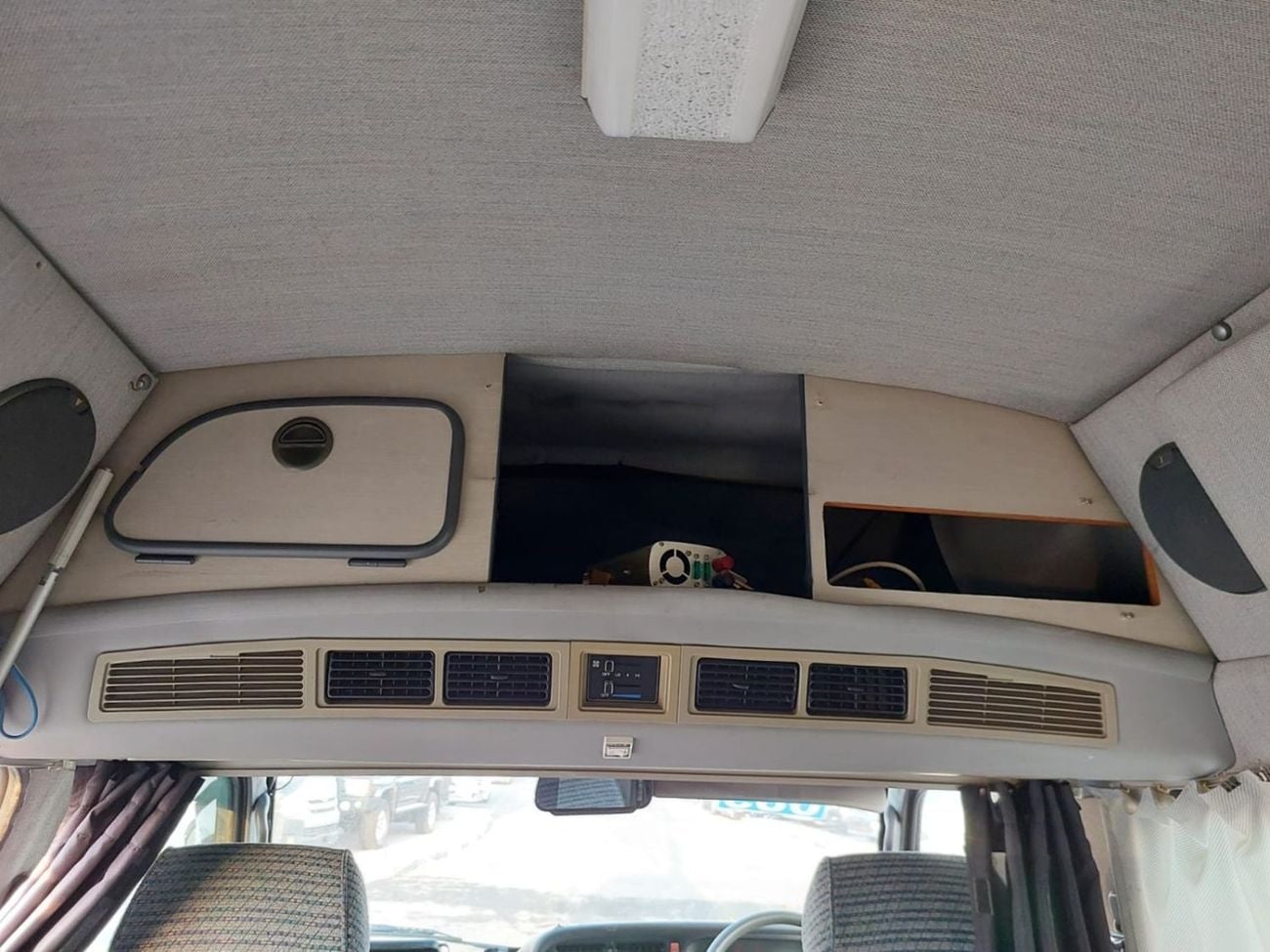 Toyota Hiace 1996 TOYOTA HIACE VAN RHD DIESEL AUTOMATIC(PM08789)
