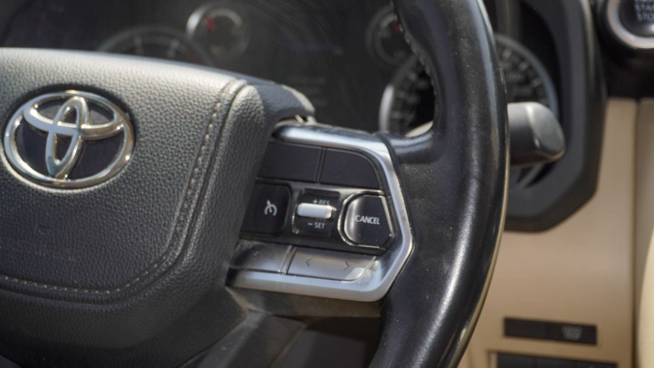 Toyota Land Cruiser GXR 3.3 L d