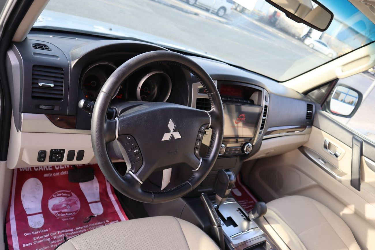 Mitsubishi Pajero GLS 3.5L (189 HP)