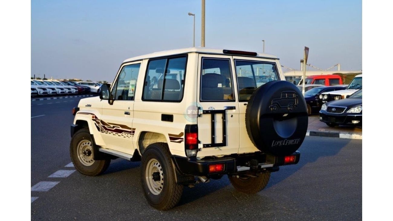 Toyota Land Cruiser 70 DLX