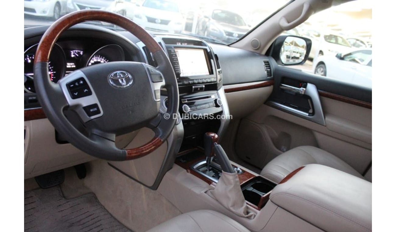 تويوتا لاند كروزر تويوتا لاندكروزر في اكس ار ٢٠١٤ مواصفات خليجيه فل اوبشن رقم 1