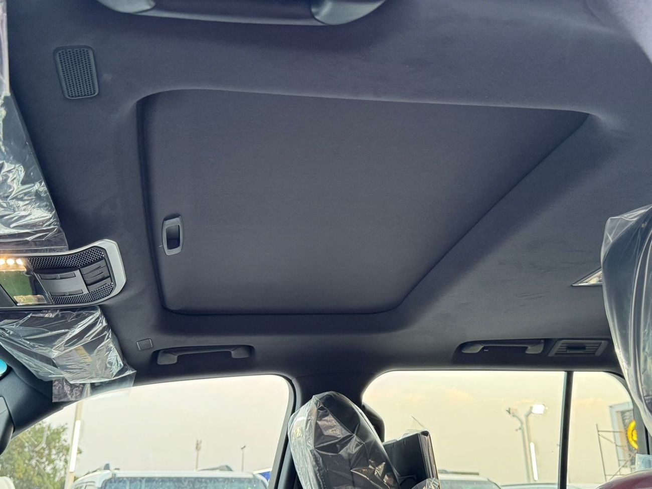 تويوتا لاند كروزر TOYOTA LANDCRUISER 300 VXR 3.5L PTR A/T F/O 2026 WHITE