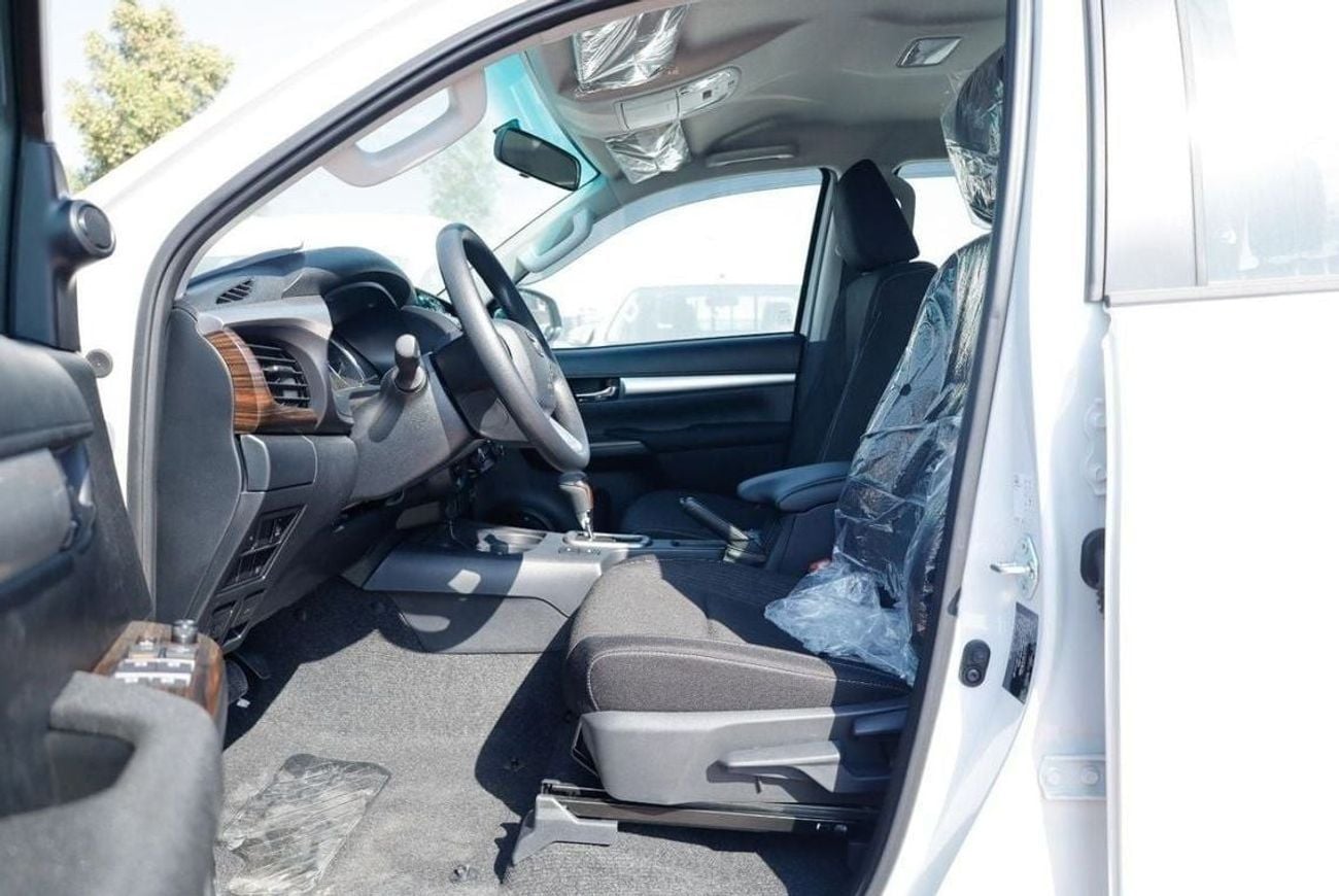 تويوتا هيلوكس SR5 (NON GCC) TOYOTA HILUX SR5 4.0 L WHITE 2025