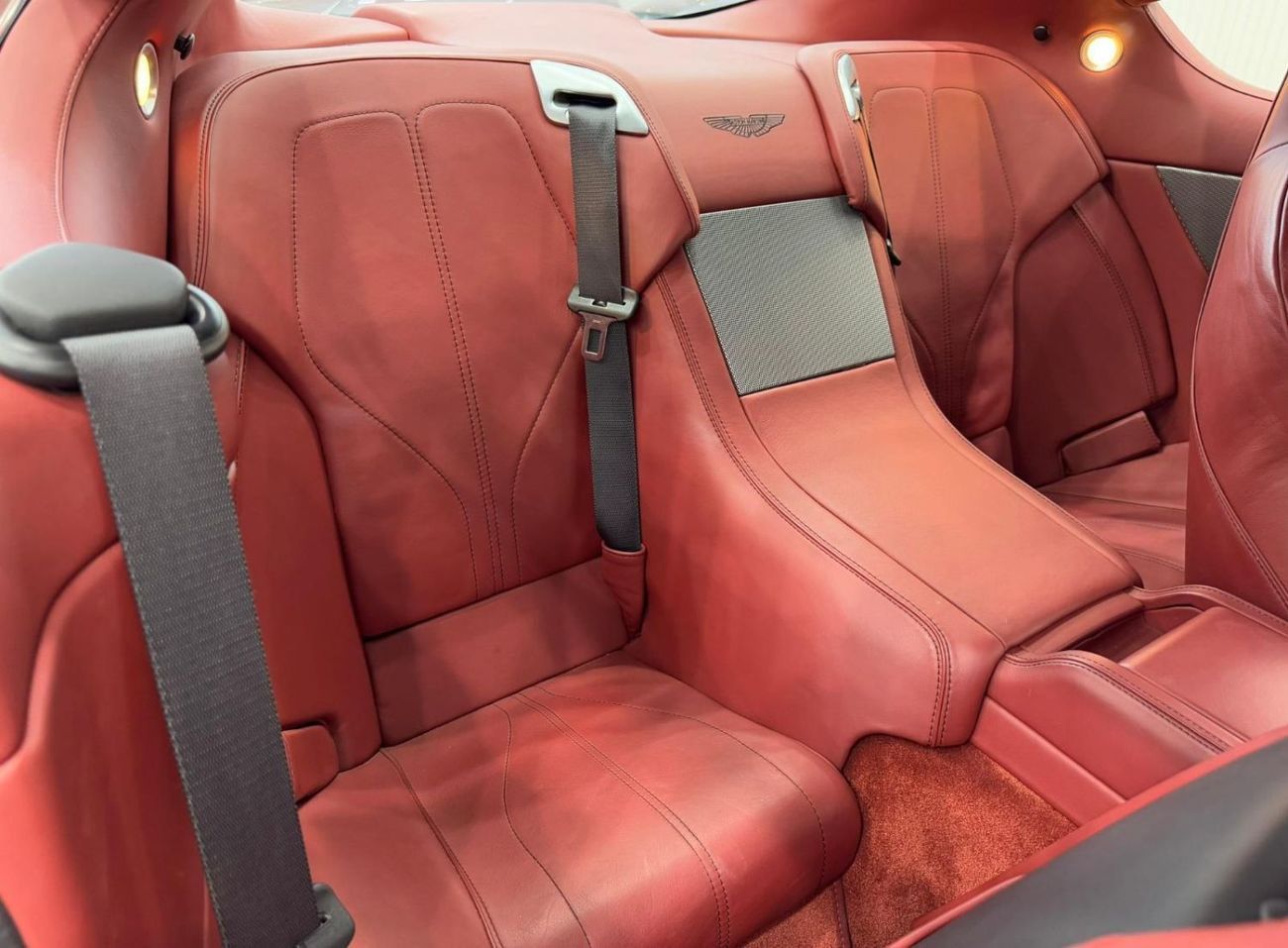 Aston Martin DB9 Std 6.0L (470 HP) 2014 Aston Martin DB9, Full Service History, Excellent Condition, GCC