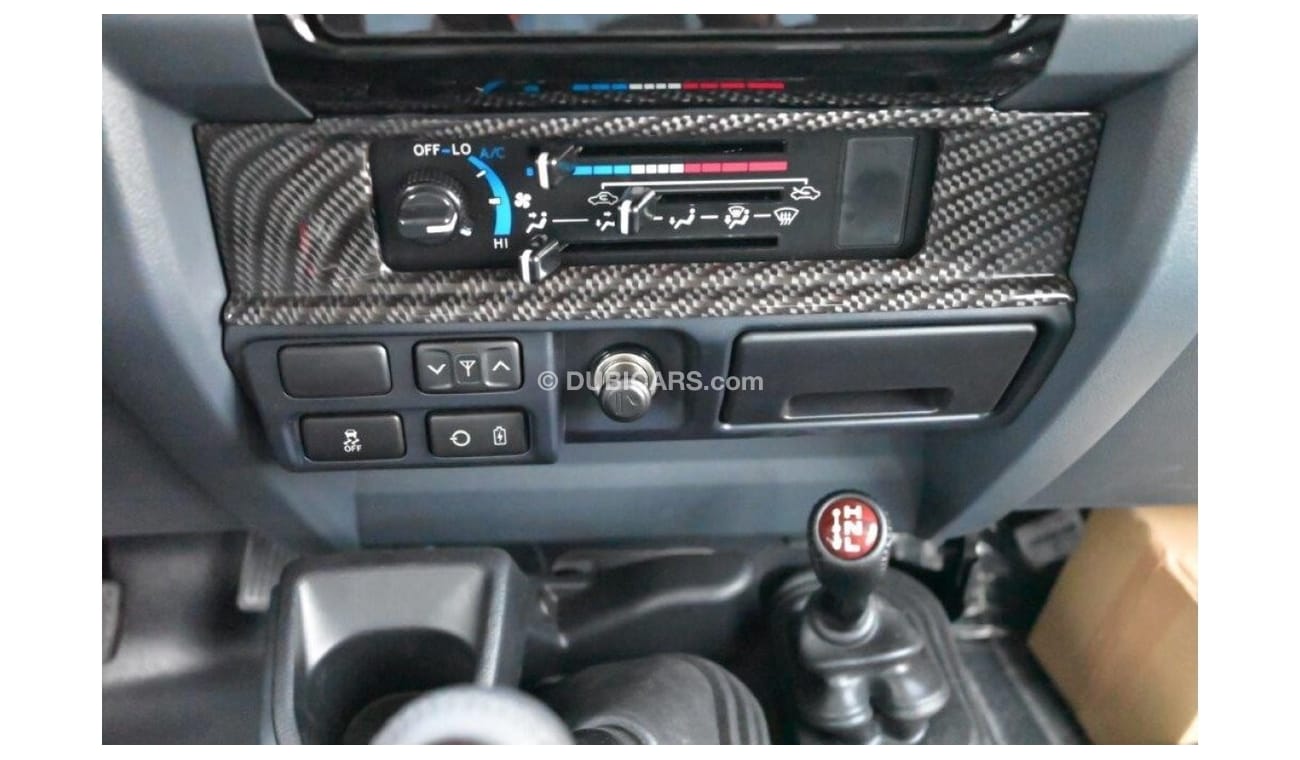 تويوتا لاند كروزر بيك آب 79 Black Edition