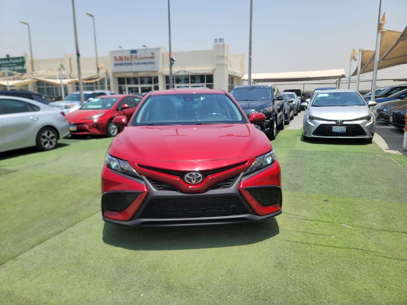 Toyota Camry SE 2.5L (181 HP)