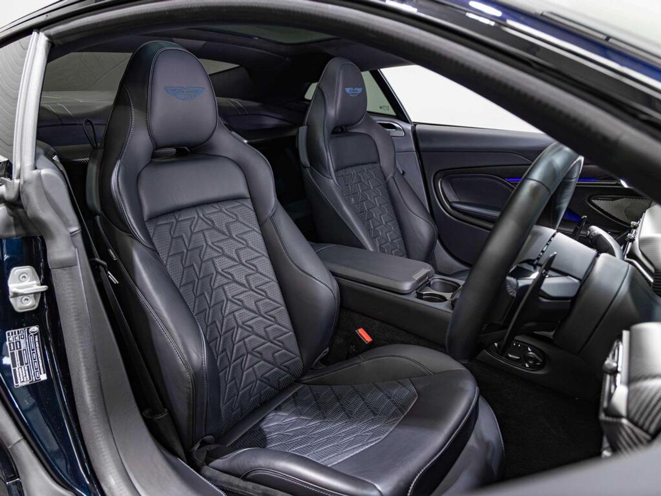 أستون مارتن فانتيج V12 Vanquish 5.2 V12 BiTurbo Auto Euro 6 (s/s) 2dr (EXPORT ONLY)