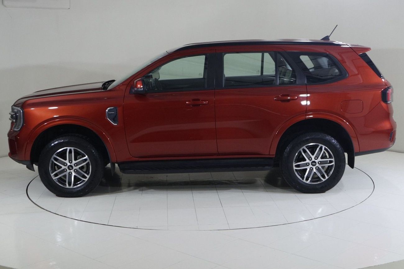 Ford Everest XLT EVR424 /AL TAYER MOTORS AL QOUZ SHOWROOM