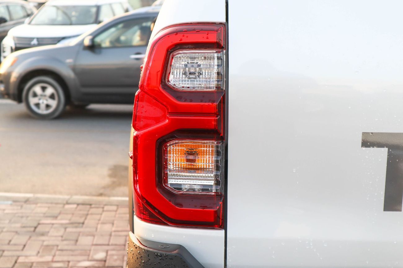 تويوتا هيلوكس Adventure 4.0L