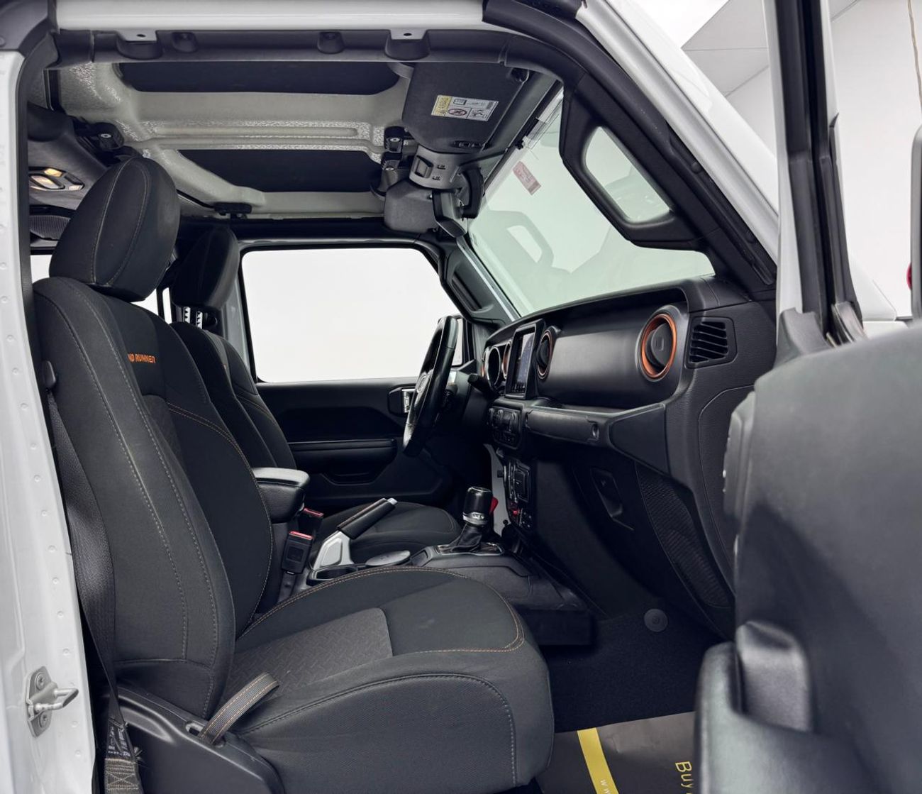 Jeep Gladiator Sand Runner 3.6L 2021 Jeep Gladiator Sand Runner, 2026 Jeep Warranty, Jeep Service History, GCC