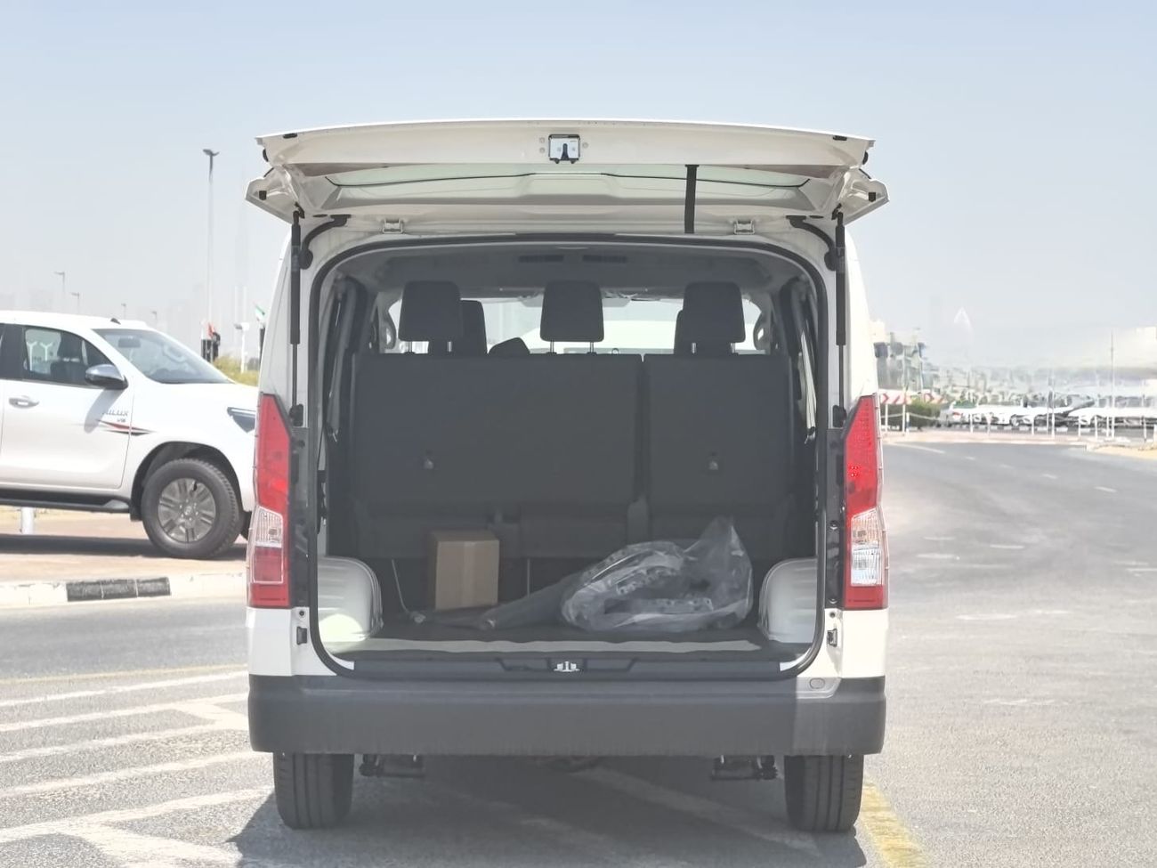 تويوتا هاياس 2026 TOYOTA HIACE 3.5L PETROL 6 SEATER SEMI CARGO