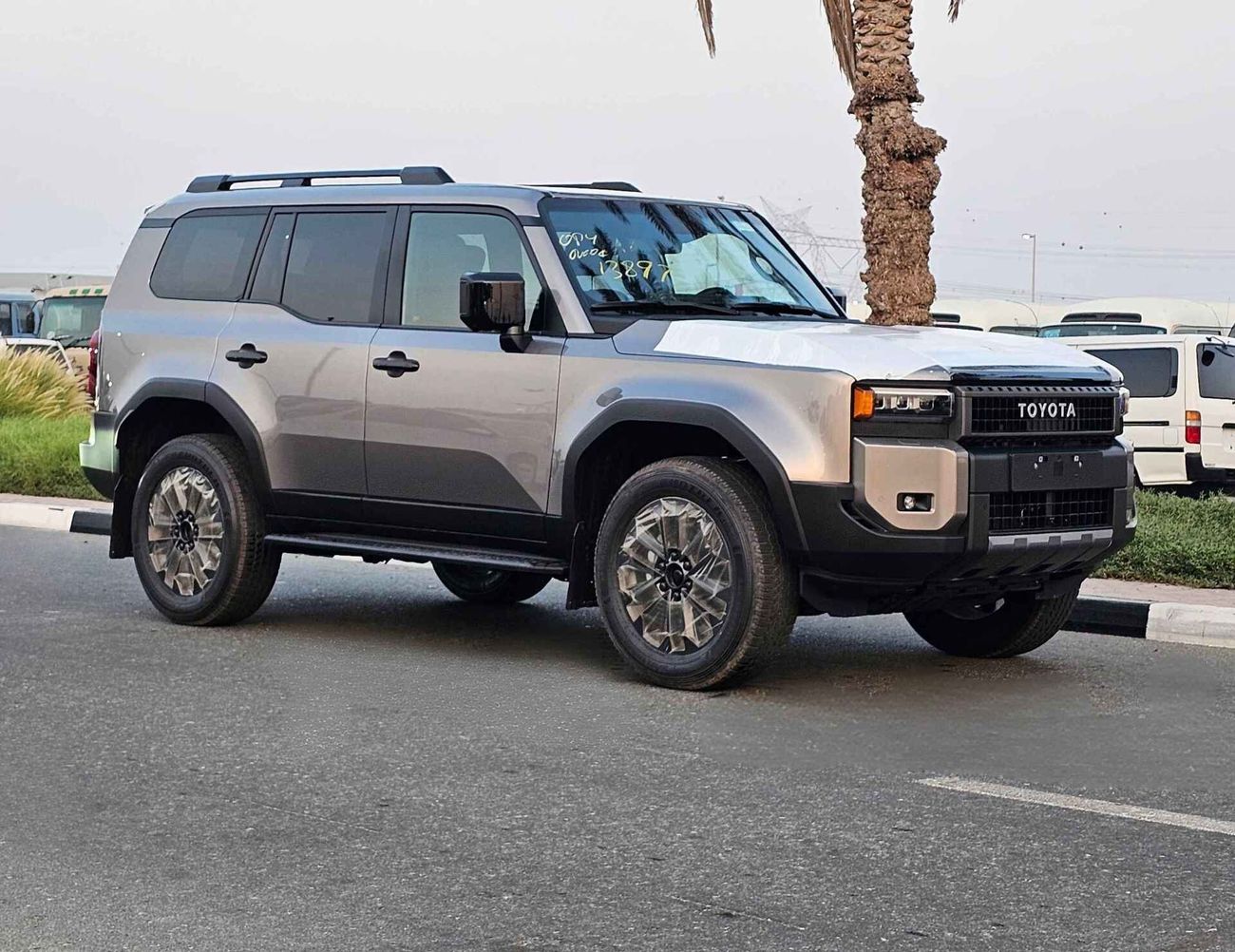تويوتا برادو LUXURY, 2.8L V4 DIESEL, POWER SEAT WITH 360*CAM / HEADUP WITH SUNROOF (CODE # 68048)