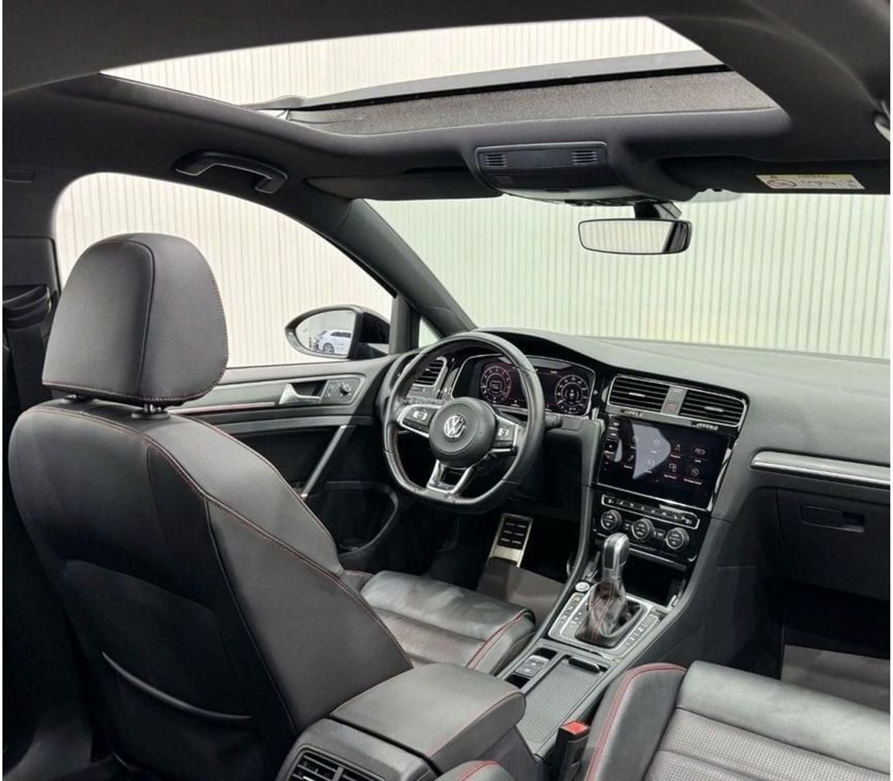 Volkswagen Golf GTI P2 2019 Volkswagen GTI P2, Warranty, Full Volkswagen Service History, Excellent Condition, GCC