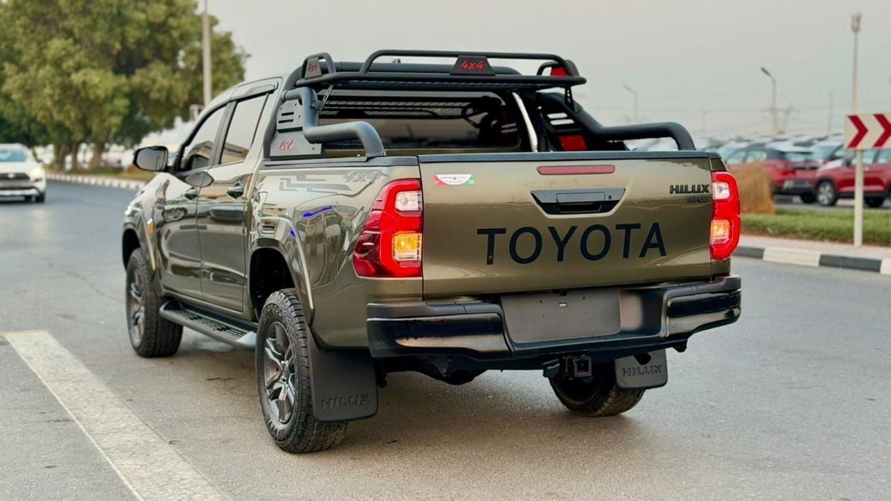 تويوتا هيلوكس -