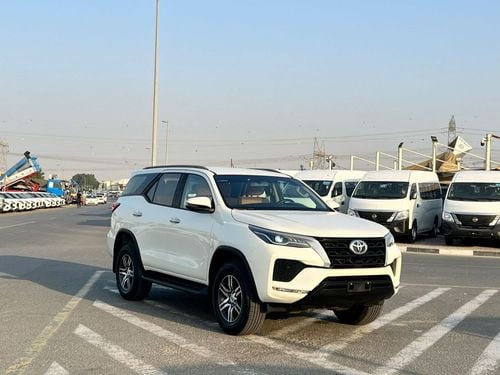 Toyota Fortuner EXR 2022 Toyota Fortuner 2.7 V4 - AWD 4x4 - GCC - Rear Sensor