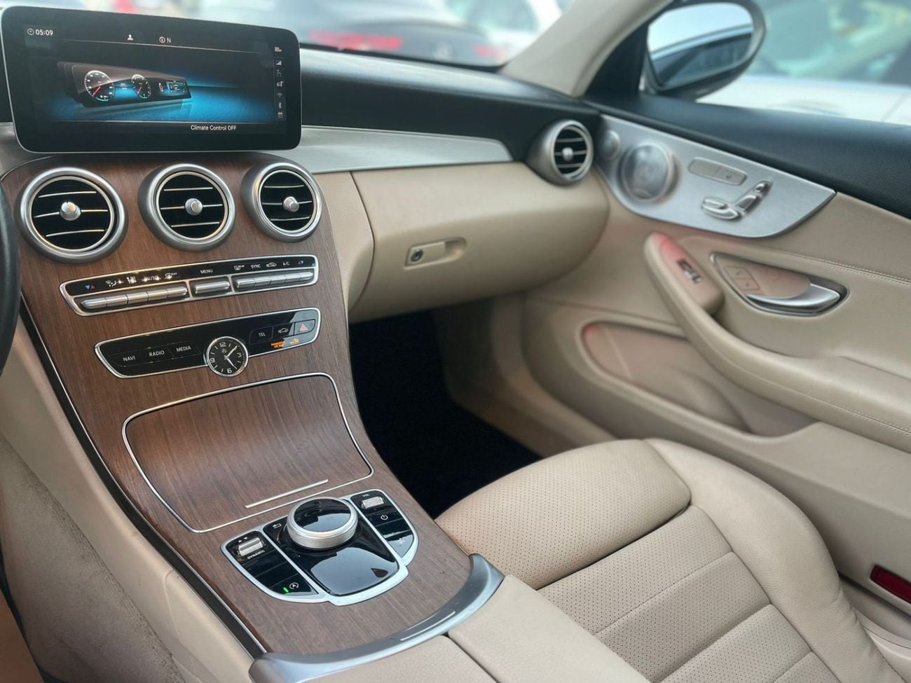 Mercedes Benz C300 STD