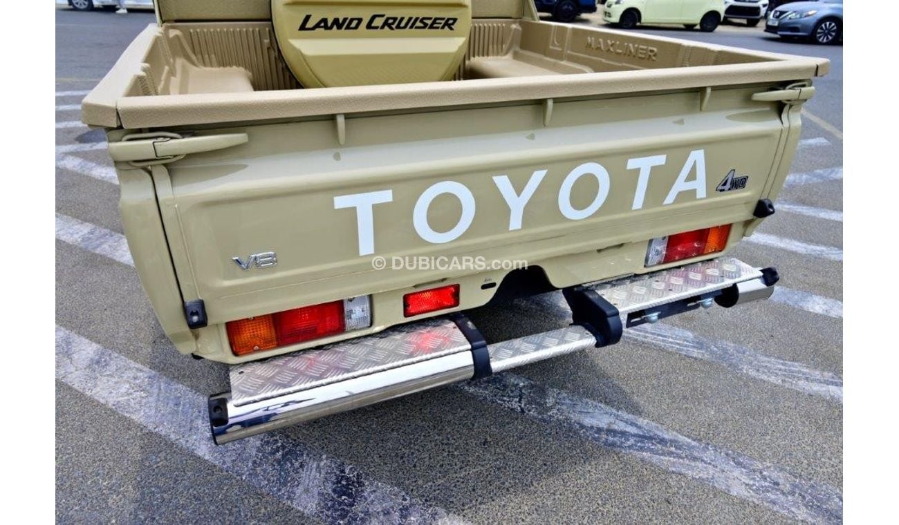 Toyota Land Cruiser Pick Up Double Cab V8 4.5L Diesel MT with Front / Rear Diff Lock, Black Wheels, Winch