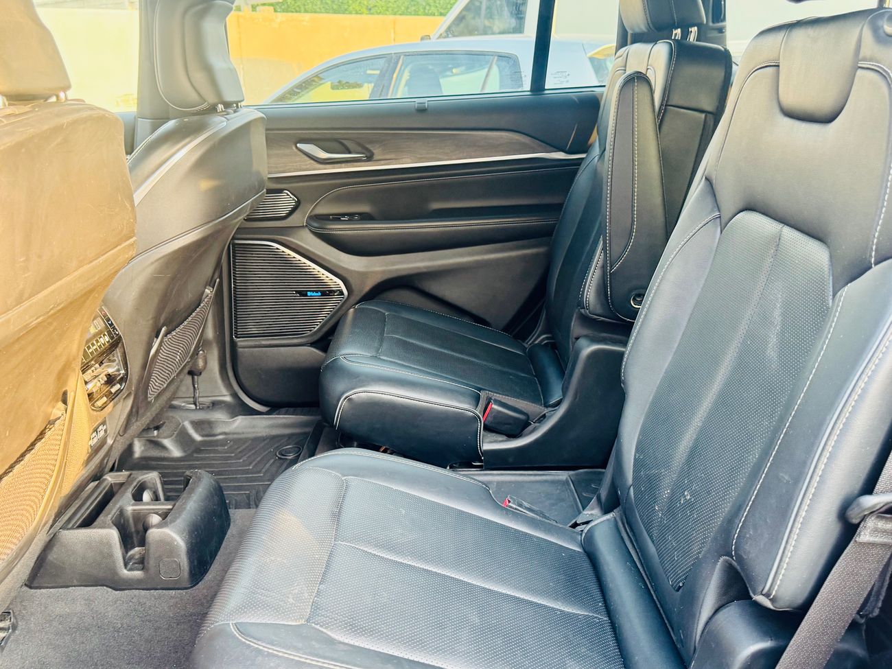 جيب جراند شيروكي Overland 3.6L