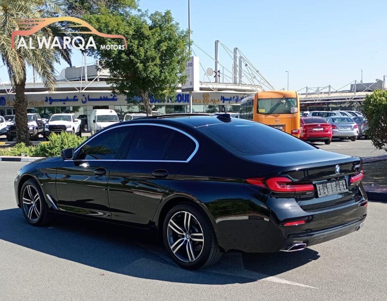 بي أم دبليو 520i EXCLUSIVE PLUS Middle East Edition 2.0L