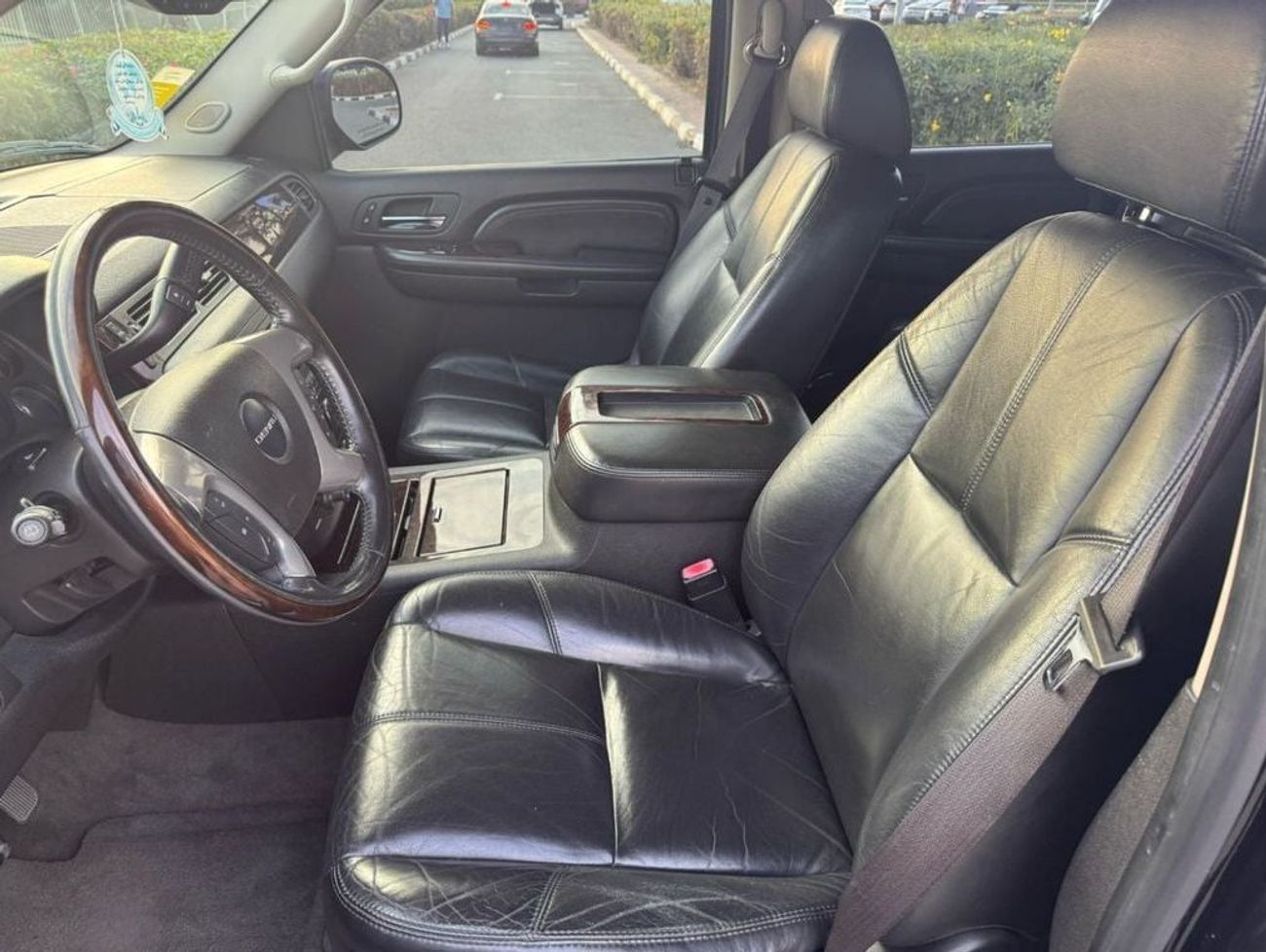 GMC Yukon GCC SPEC NEAT AND CLEAN