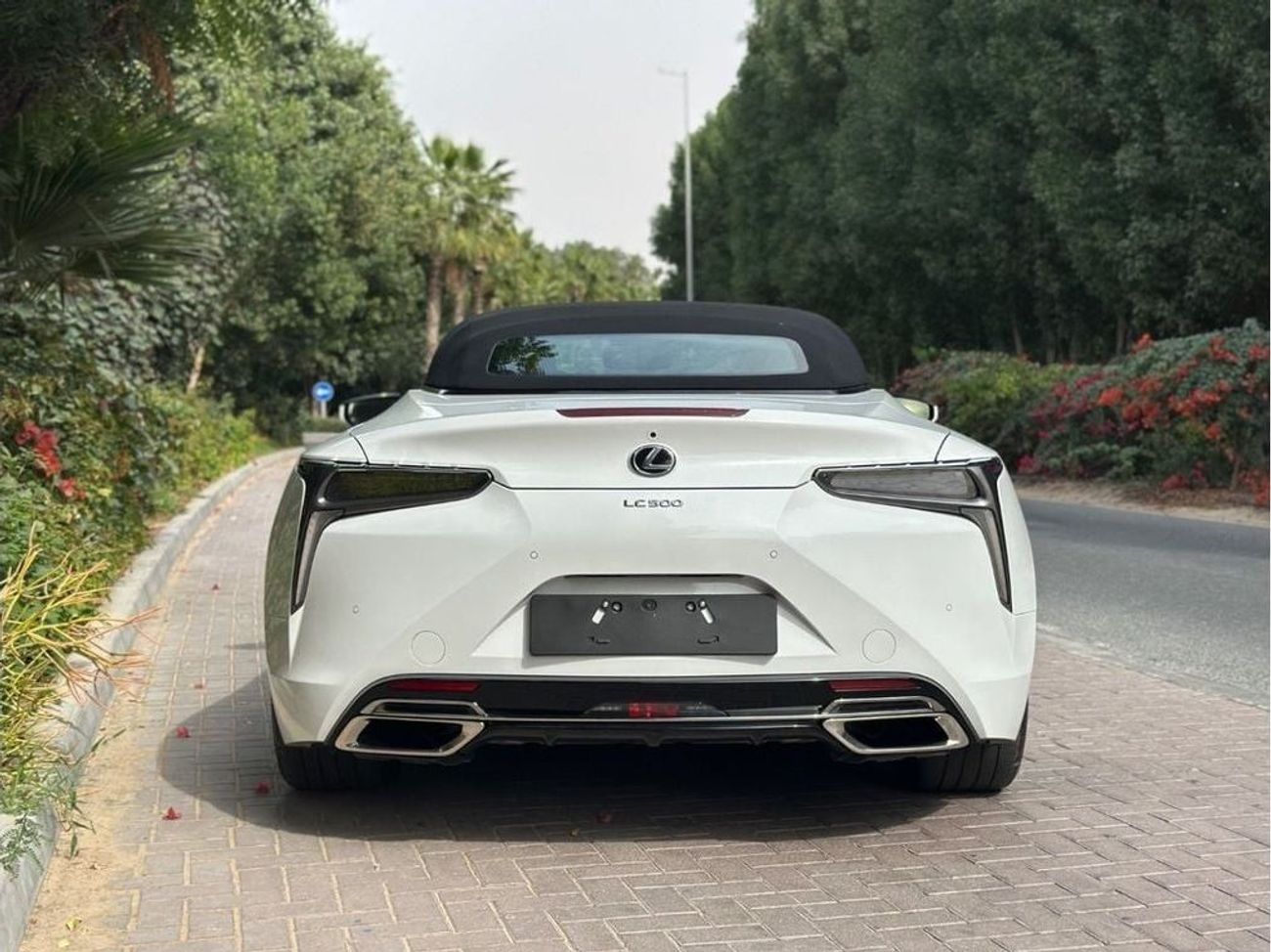 لكزس LC500 كابريوليه Titanium  5.0L Lexus LC500 Convertible Titanium 5.0L Titanium 5.0L | 2024 | Zero Km | V8 471 HP | Wa