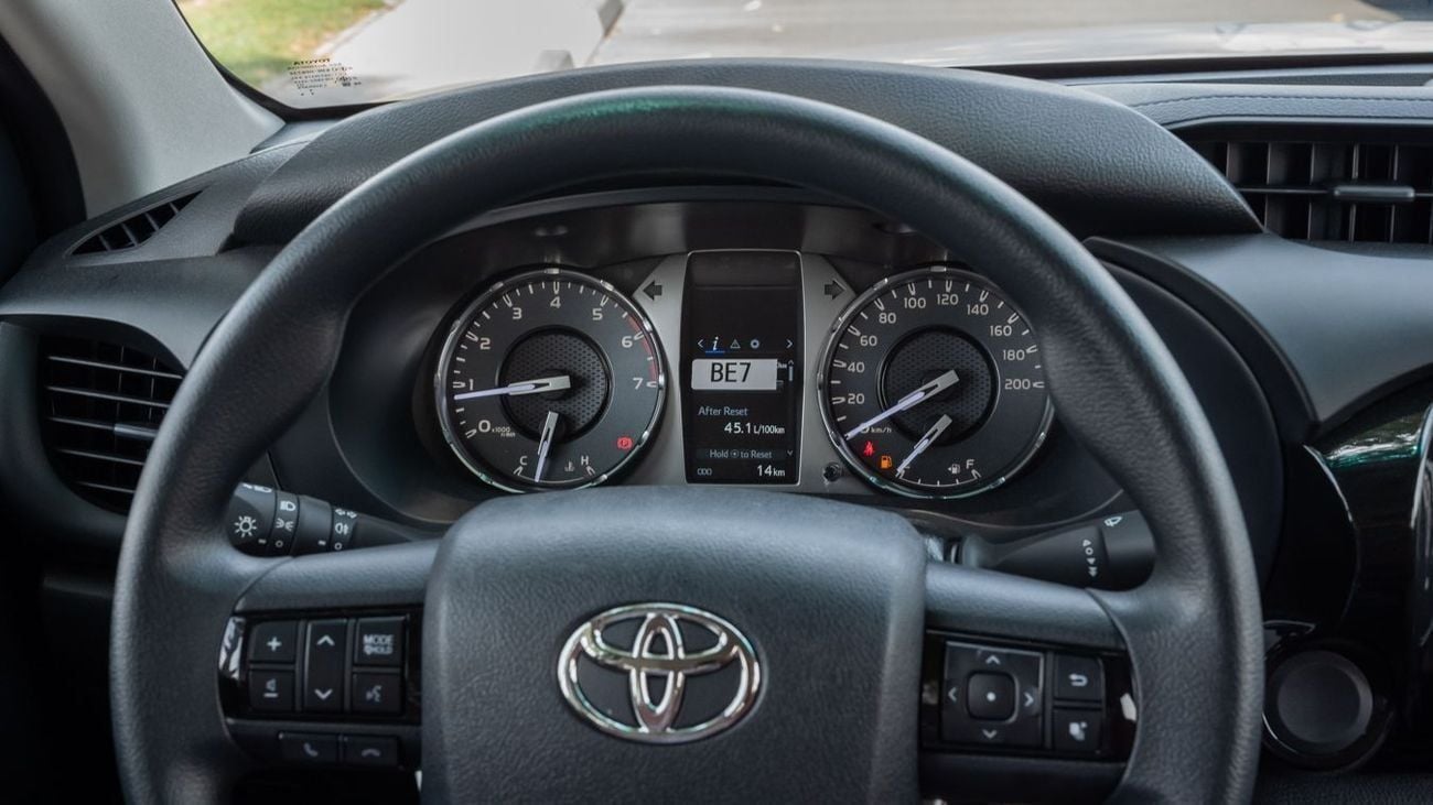 تويوتا هيلوكس TOYOTA HILUX 2.7L MT 4X2 -2025YM