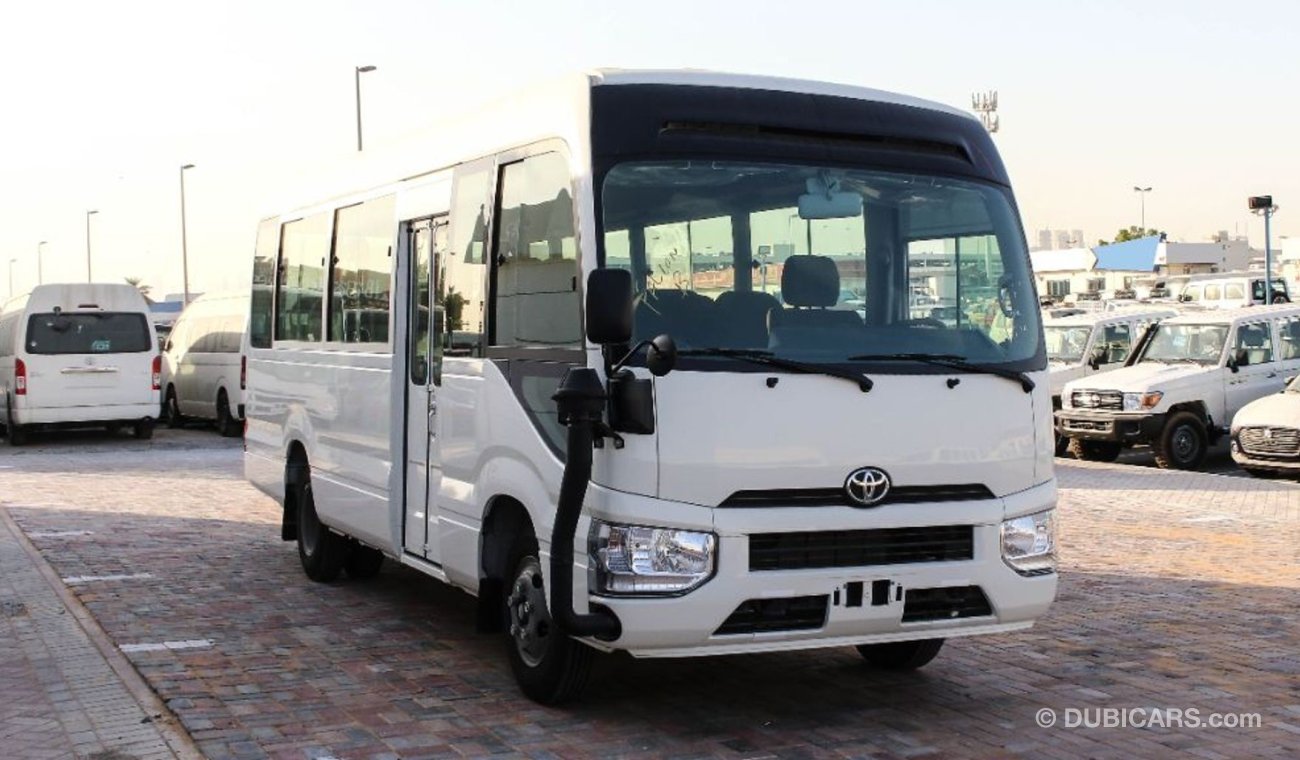 تويوتا كوستر 4.2L Diesel MT 30 seater