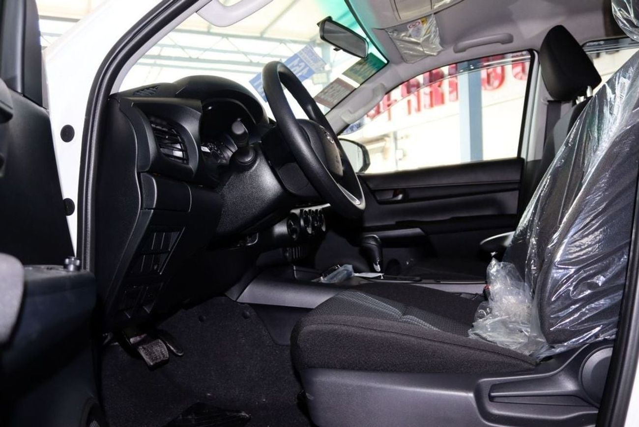 Toyota Hilux 2025 HILUX 2.4 DIESEL 4X4 AUTOMATIC PWR WINDOWS **التصدير فقط خارج الخليج**EXPORT ONLY**