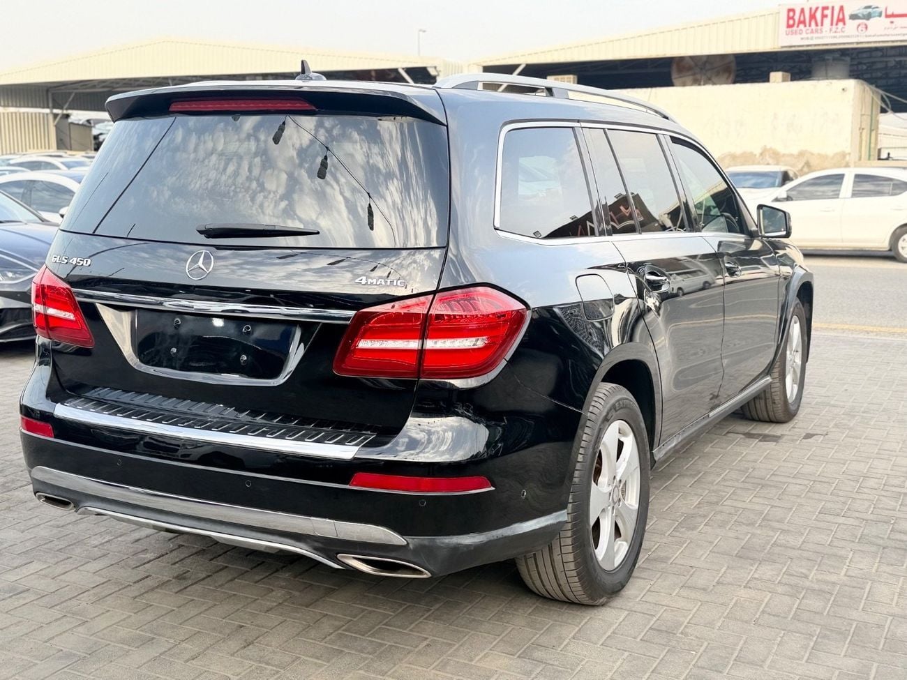 مرسيدس بنز GLS 450 STD (NON GCC)