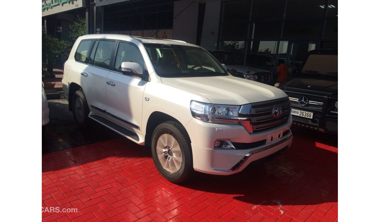 Toyota Land Cruiser VXR V8 5.7