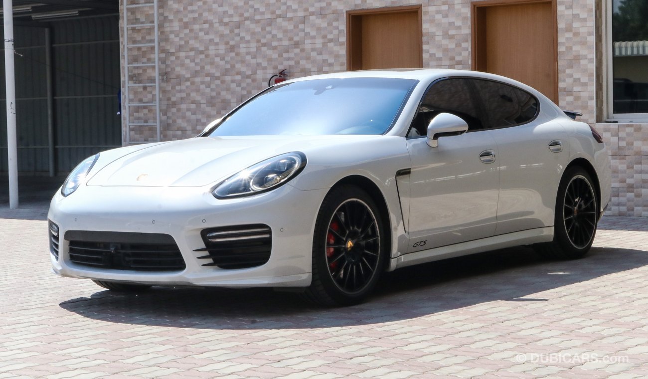 Porsche Panamera GTS 4.8 V8