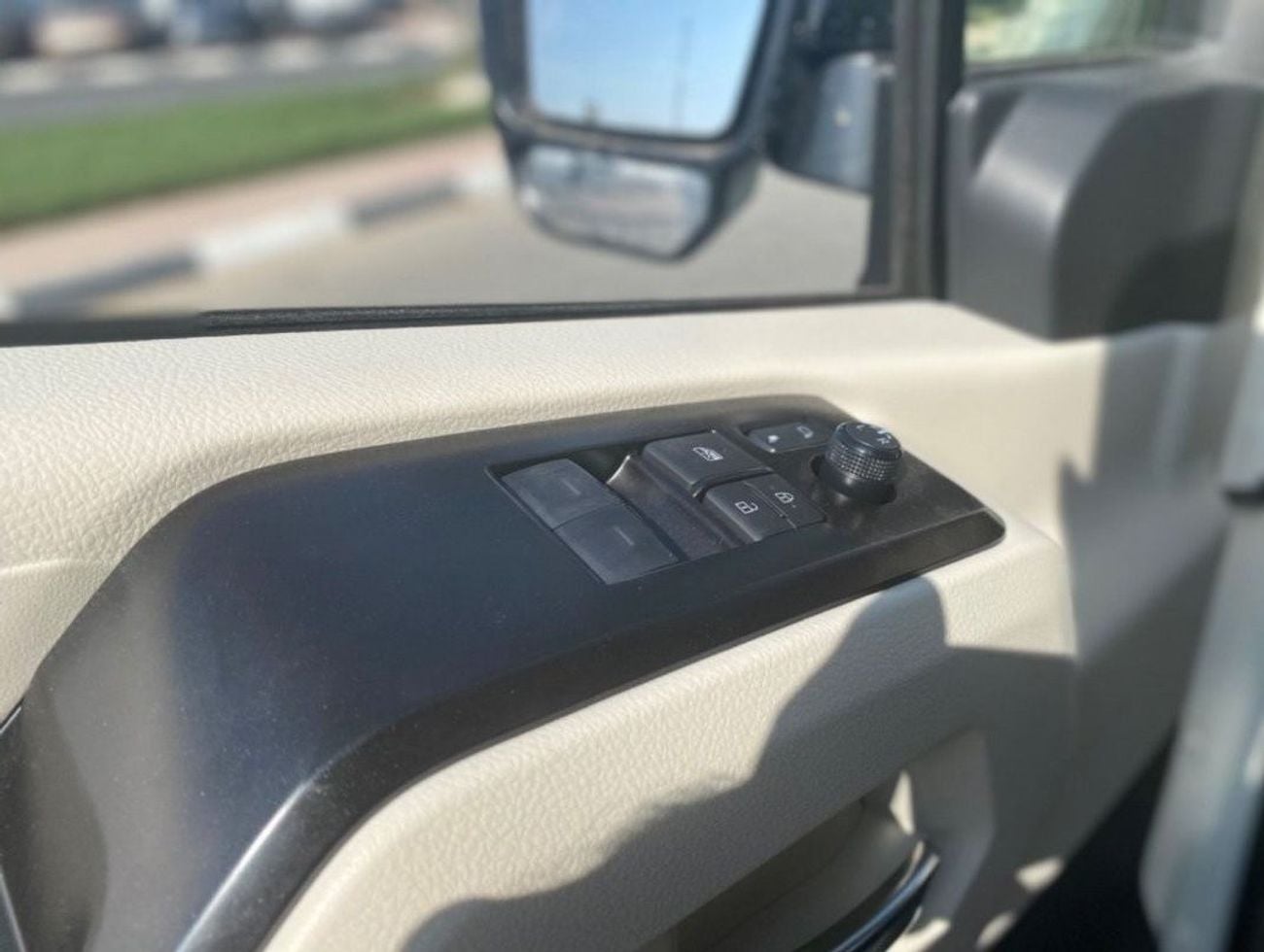 تويوتا هاياس GL 2.8 L HIGH ROOF WITH AC FULL OPTION BRAND NEW