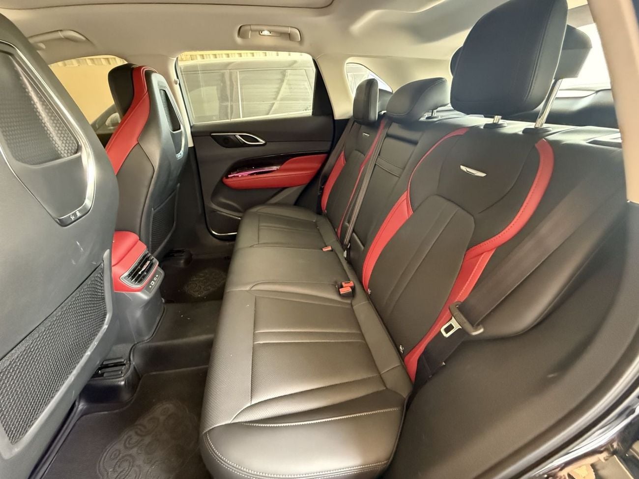 HONGQI HS3 LUXURY Hongqi HS3 Luxury 2024 GCC specs