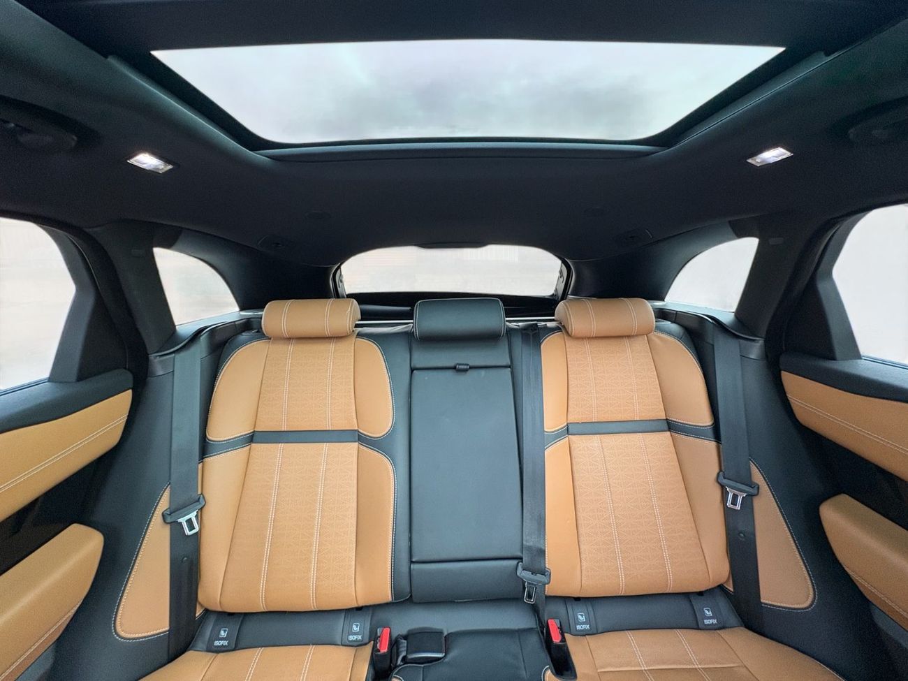 Land Rover Range Rover Velar P300 HSE 2.0L R-DYNAMIC | Agency Maintained | 2021 | GCC SPECS | AED 3,030 per month