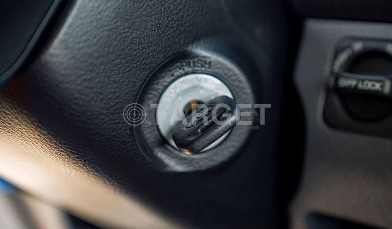 Toyota Land Cruiser 70 LC76 4.2L V6 DIESEL