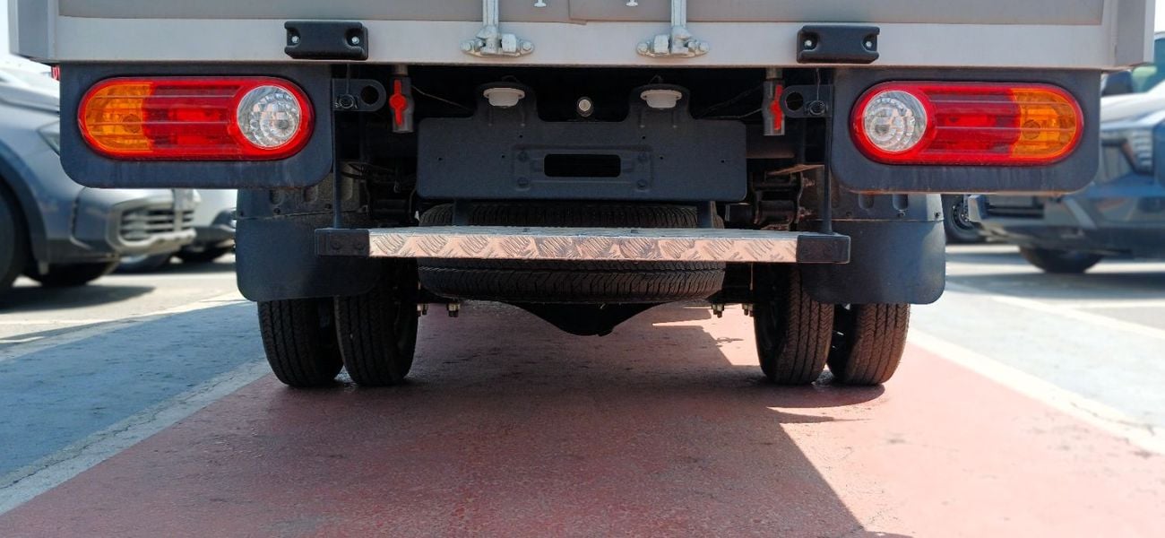 Hyundai H 100 Hyundai H100 2.6L Diesel MT Box 2026YM