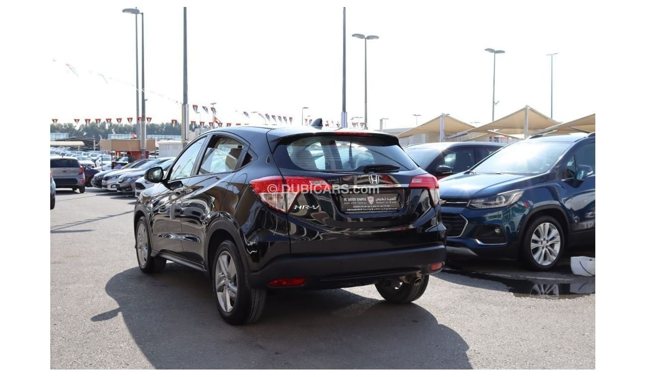 هوندا HRV EX خالية من الحوادث - خليجي - رقم 2 - صبغة وكالة - مكينة 1800 سي سي  - بحالة الوكالة من الداخل والخا