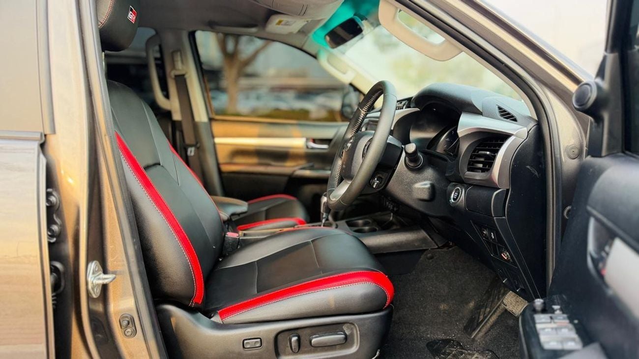 Toyota Hilux 2018 | 2.8L DIESEL | AT | RHD | DOUBLE CABIN | PUSH START ENGINE | ELECTRIC SEATS