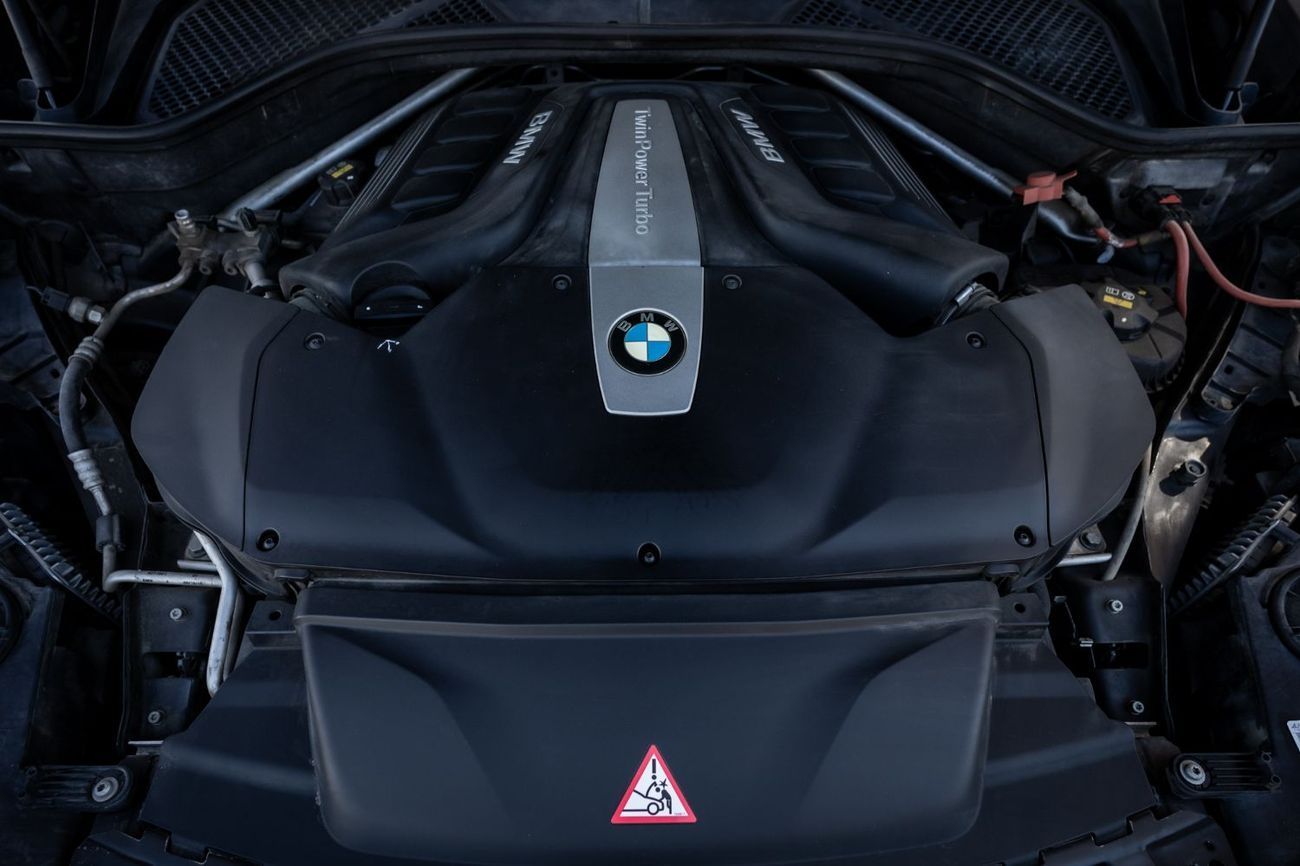 بي أم دبليو X5 50i Exclusive 4.4L (5 Seater)