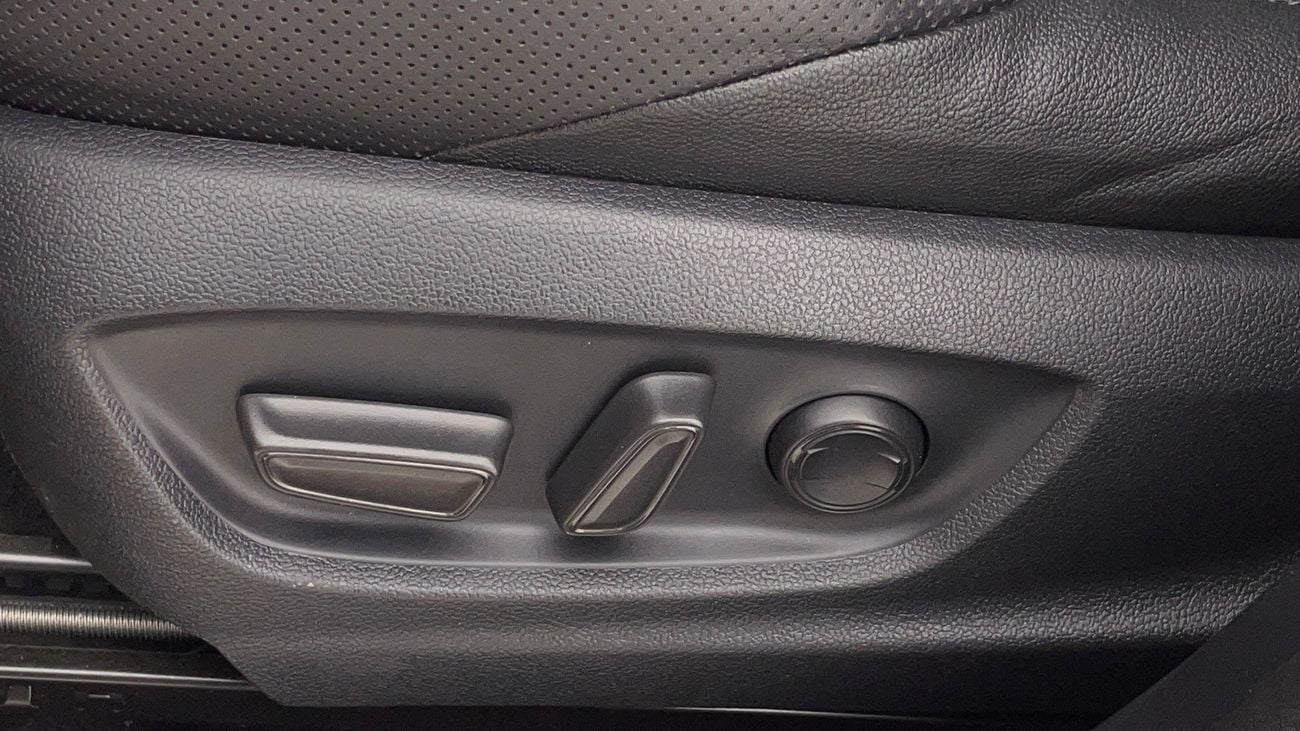 تويوتا CHR VX 1.8 | بدون دفعة مقدمة | اختبار القيادة في المنزل